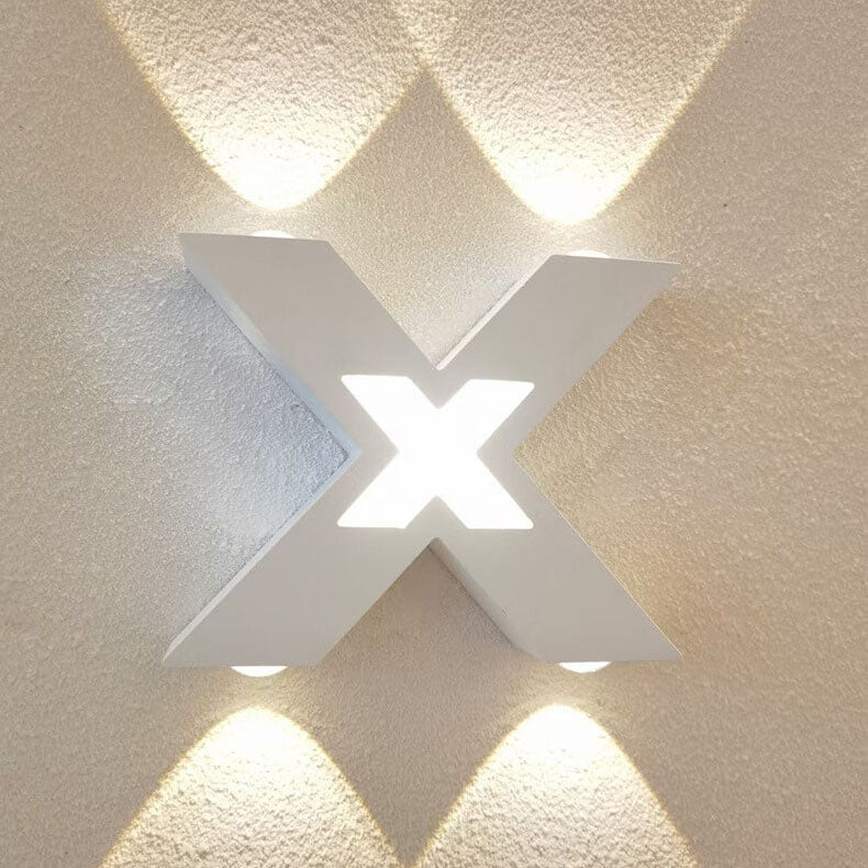 Moderne wasserdichte X-förmige LED Wandleuchte mit 4 Lichtern für den Außenbereich