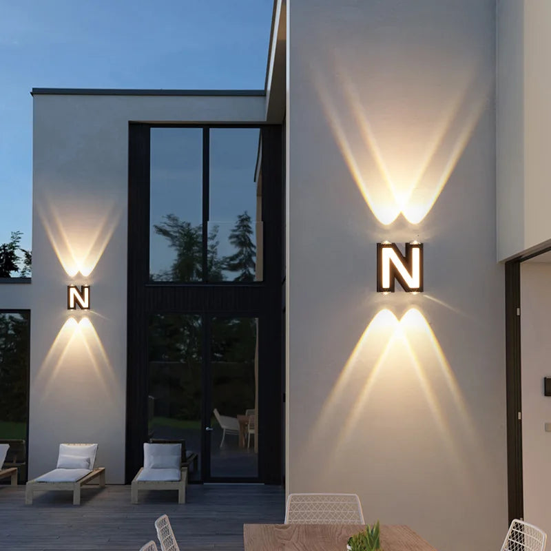 LetterGlow - Bezaubernde Außenbuchstaben-Wandlampe für einzigartige Dekoration