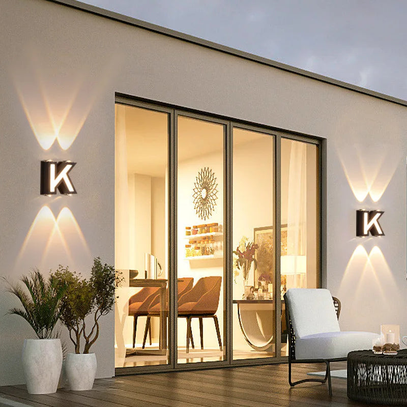 LetterGlow - Bezaubernde Außenbuchstaben-Wandlampe für einzigartige Dekoration