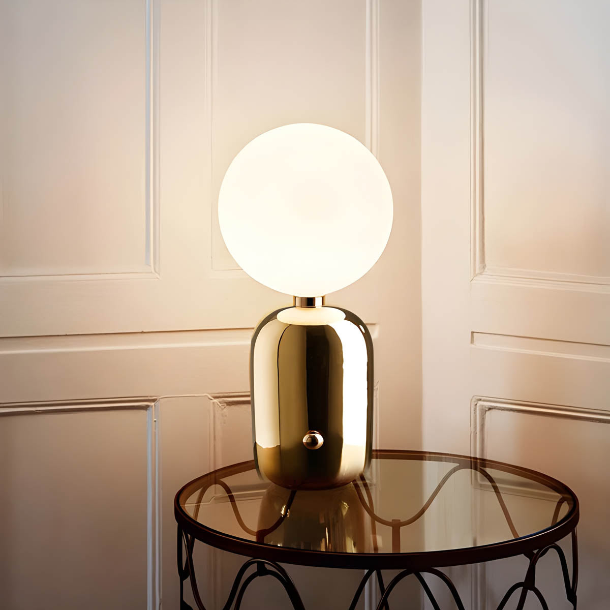 RAISO - Elegant and Sophisticated Lamp