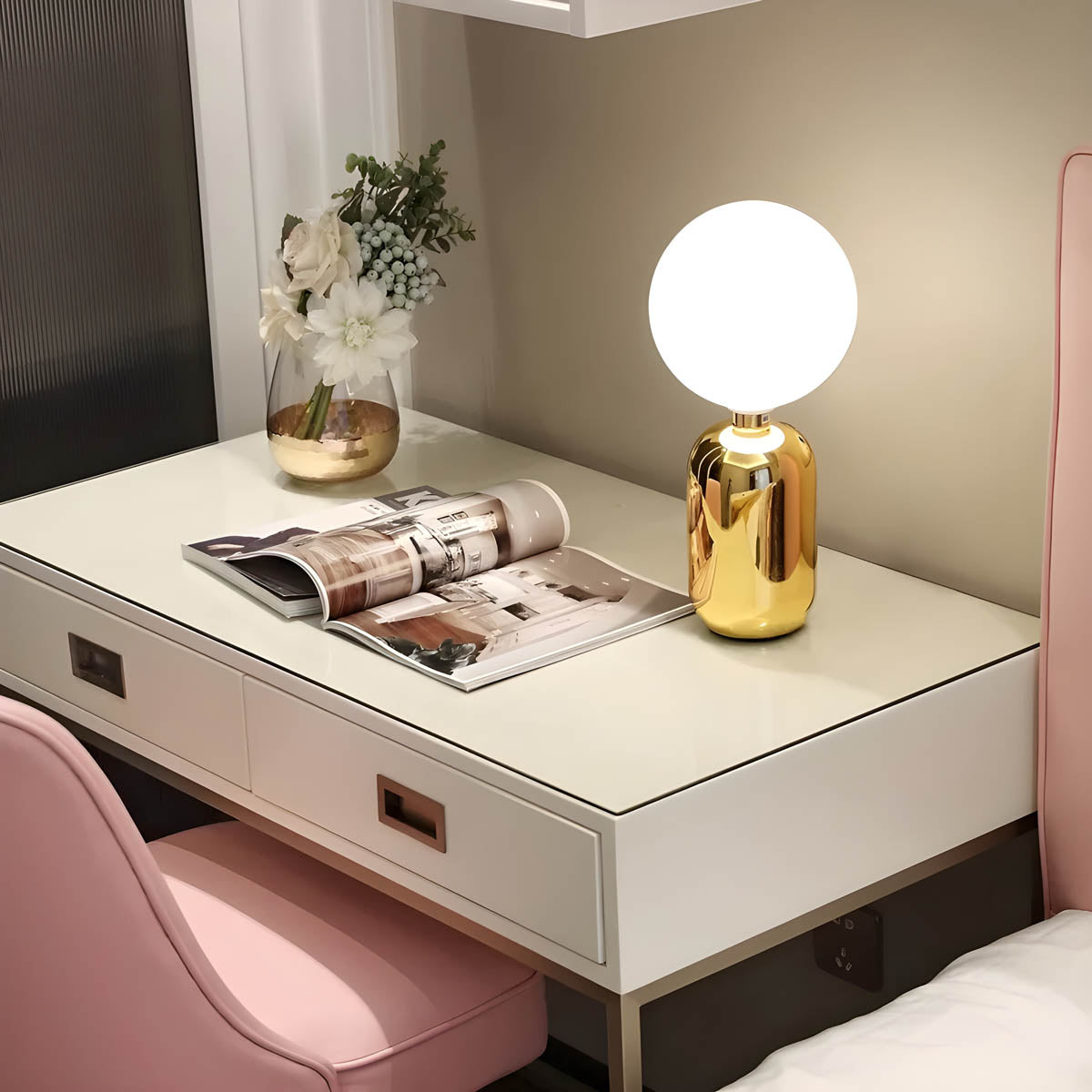 RAISO - Elegant and Sophisticated Lamp