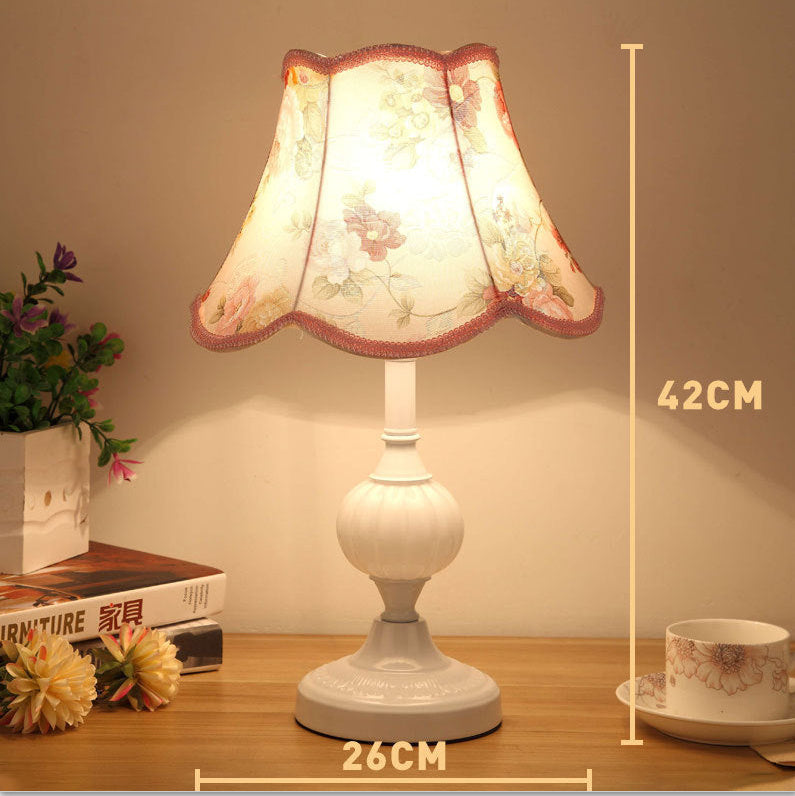 GlasLicht – Minimalistische Glas-Tischlampe für Schlafzimmer